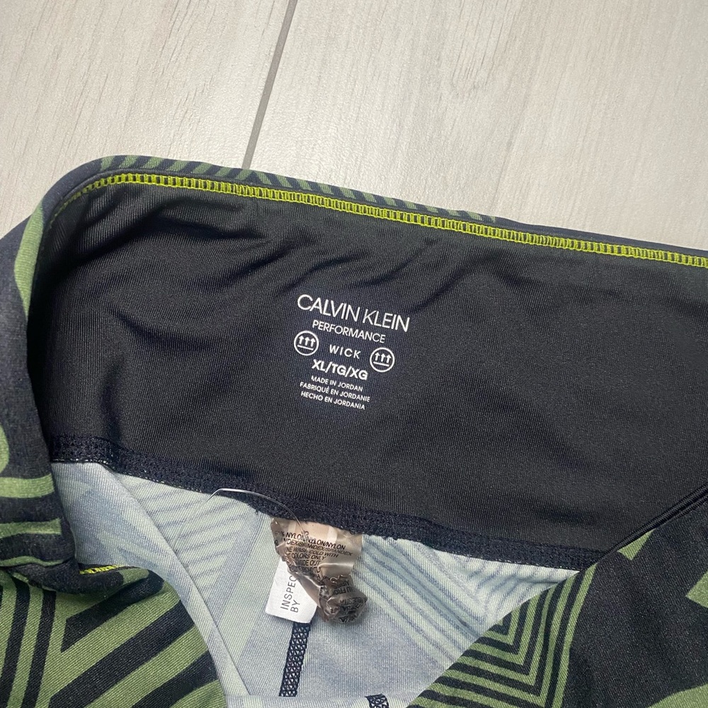 Calvin Klein women Black and Green Graphic Leggings - Picture 2 of 4